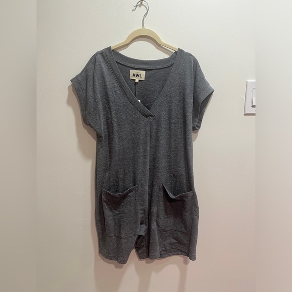 Madewell Gray V-Neck Romper - Picture 2 of 7